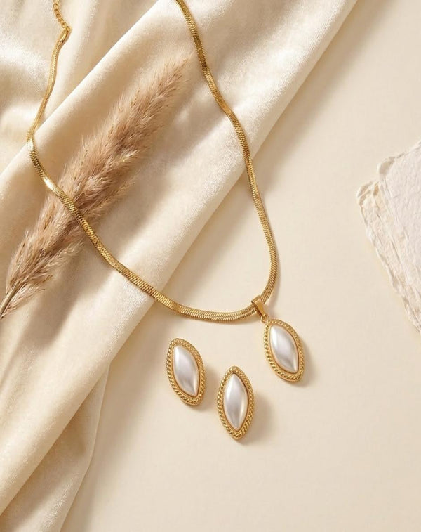 Moon Beam Gold Plated Set