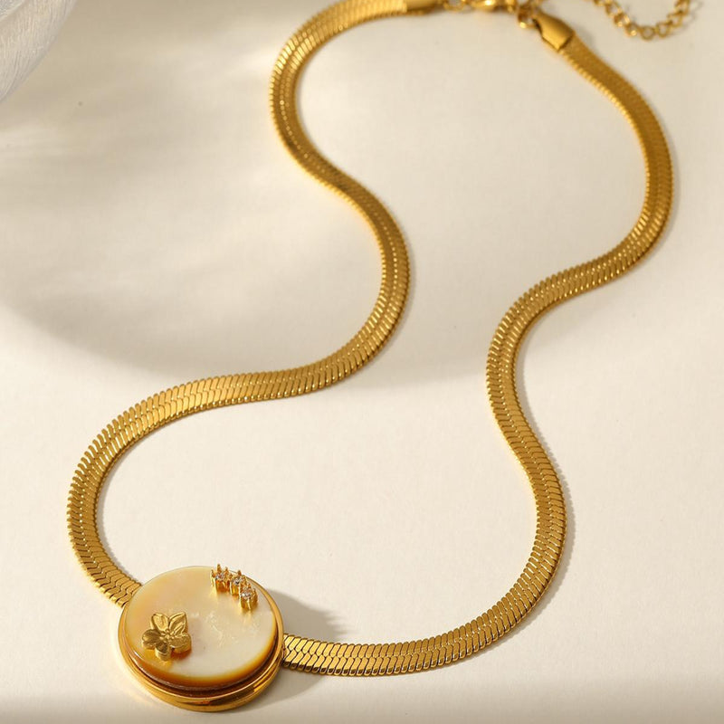 Lunar Halo18k Gold Plated/Freshwater pearl Chain