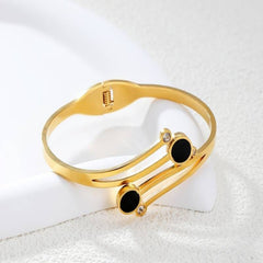 Zafira Gold Plated Bangle (one size)
