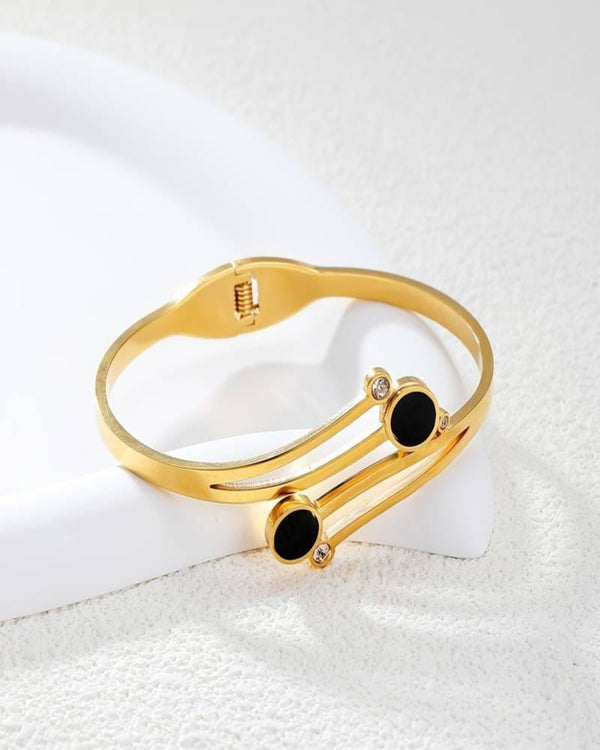 Zafira Gold Plated Bangle (one size)