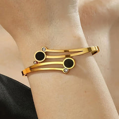 Zafira Gold Plated Bangle (one size)