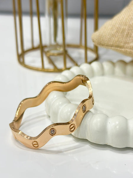 Zyra Gold Plated Bangle (One Size)