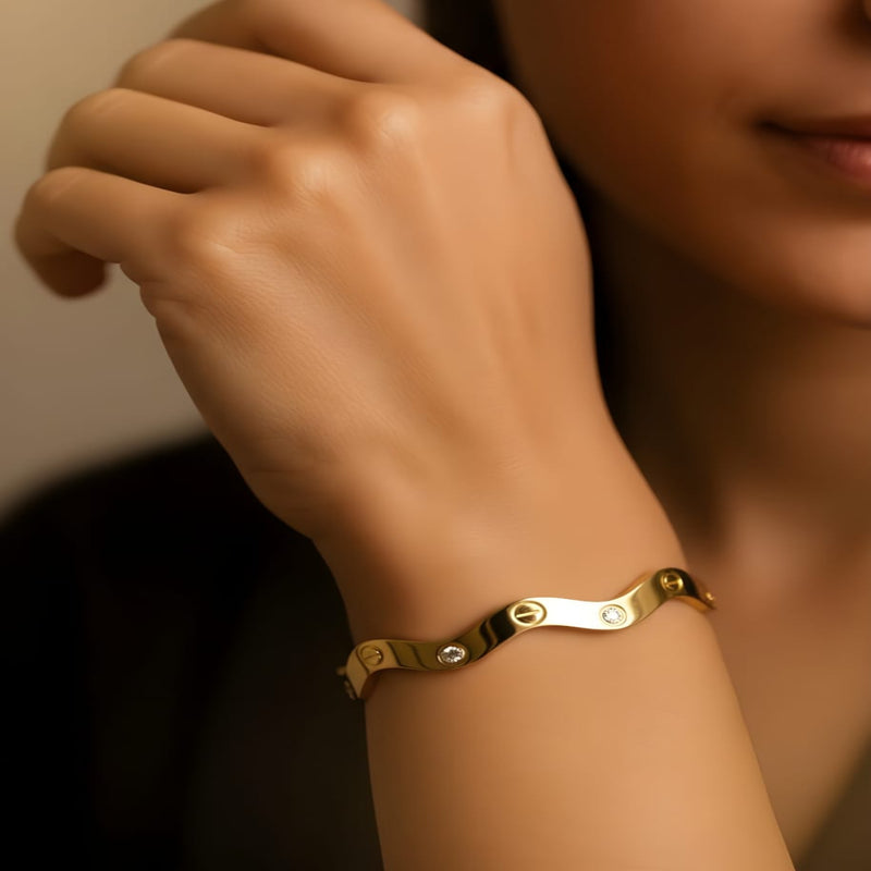 Zyra Gold Plated Bangle (One Size)