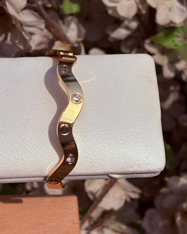 Zyra Gold Plated Bangle (One Size)